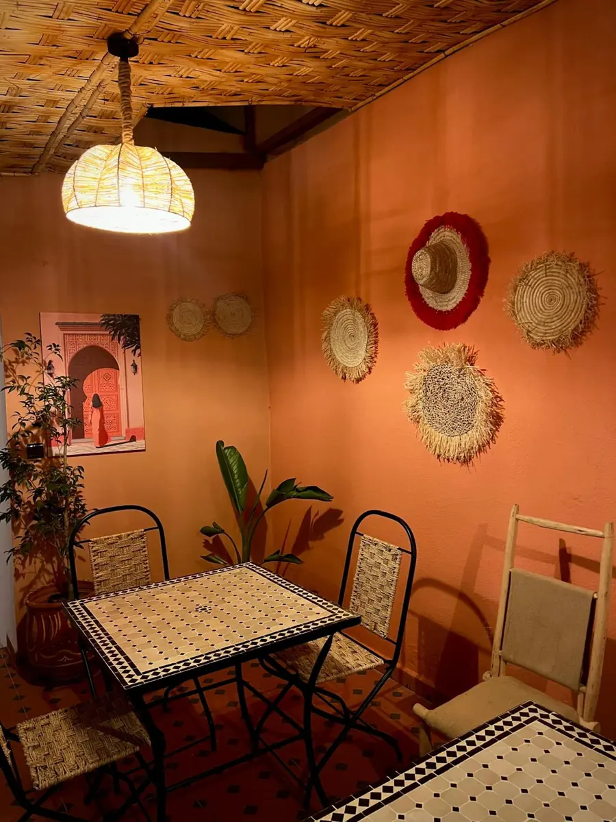 Un coin du salon du petit-déjeuner